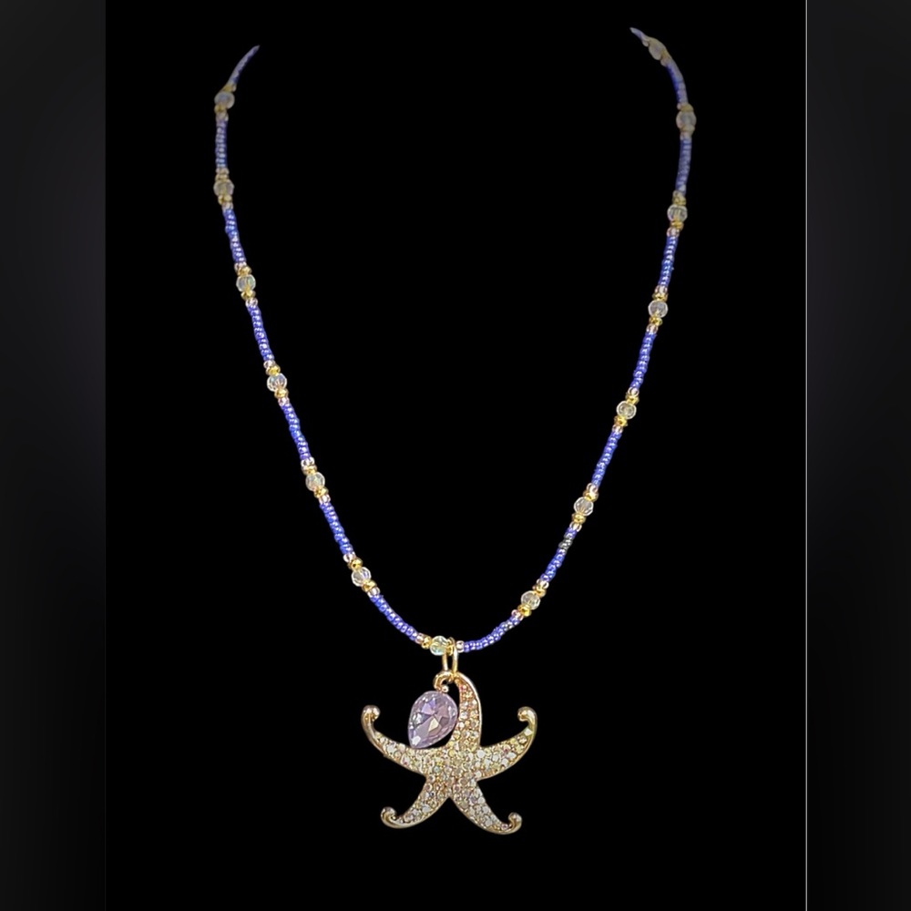 18” Hand Beaded Necklace with Rhinestone Starfish Pendant - Picture 2 of 2